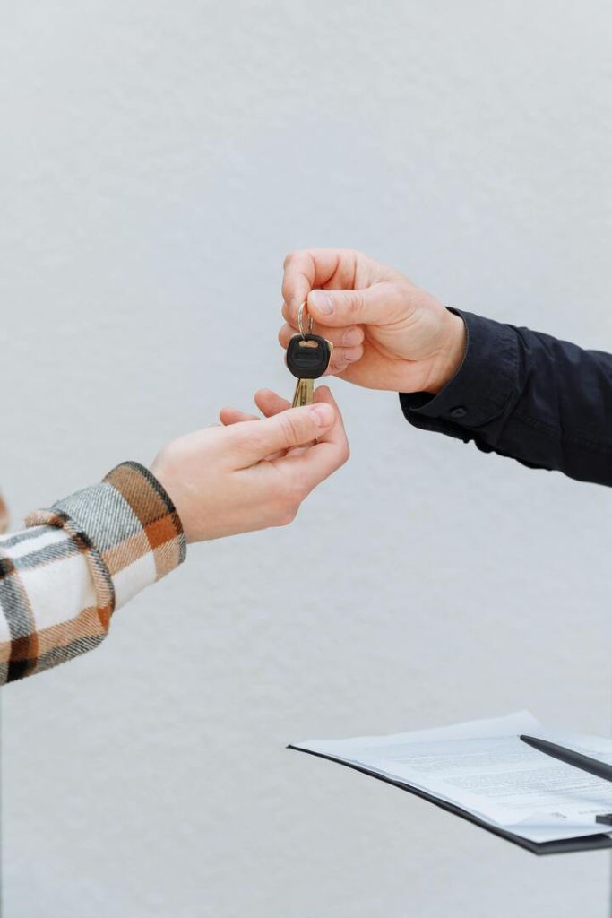 services-01 car-keys-handover-transaction-contract