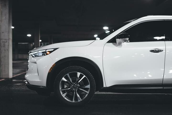 services-02 white-suv-front-modern-st-lucia-car-rental